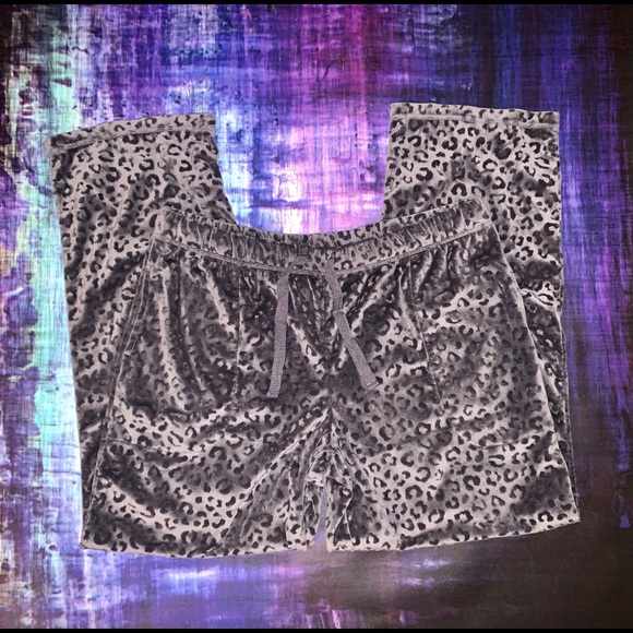 Leopard print velour 2 piece lounge set - Picture 5 of 6